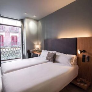 3 daagse stedentrip naar Petit Palace Tres Cruces in madrid, spanje - Afbeelding 1
